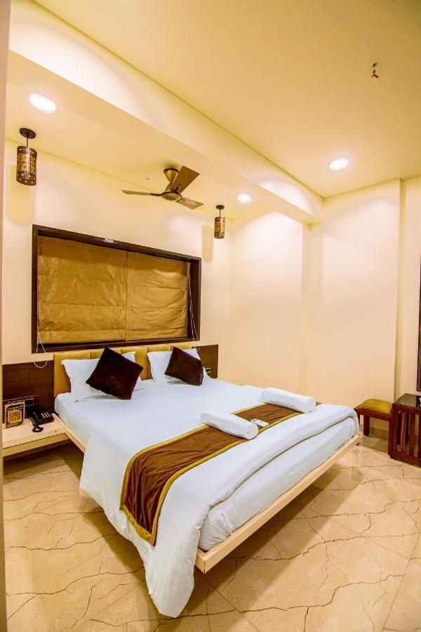 La Hotel Metro Near Bkc Mumbai Exterior photo