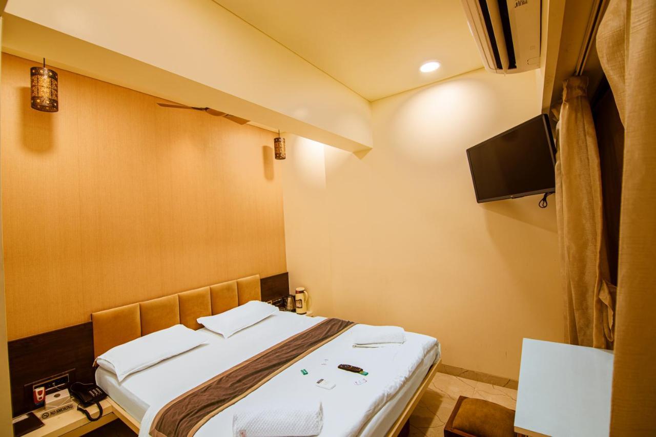 La Hotel Metro Near Bkc Mumbai Exterior photo