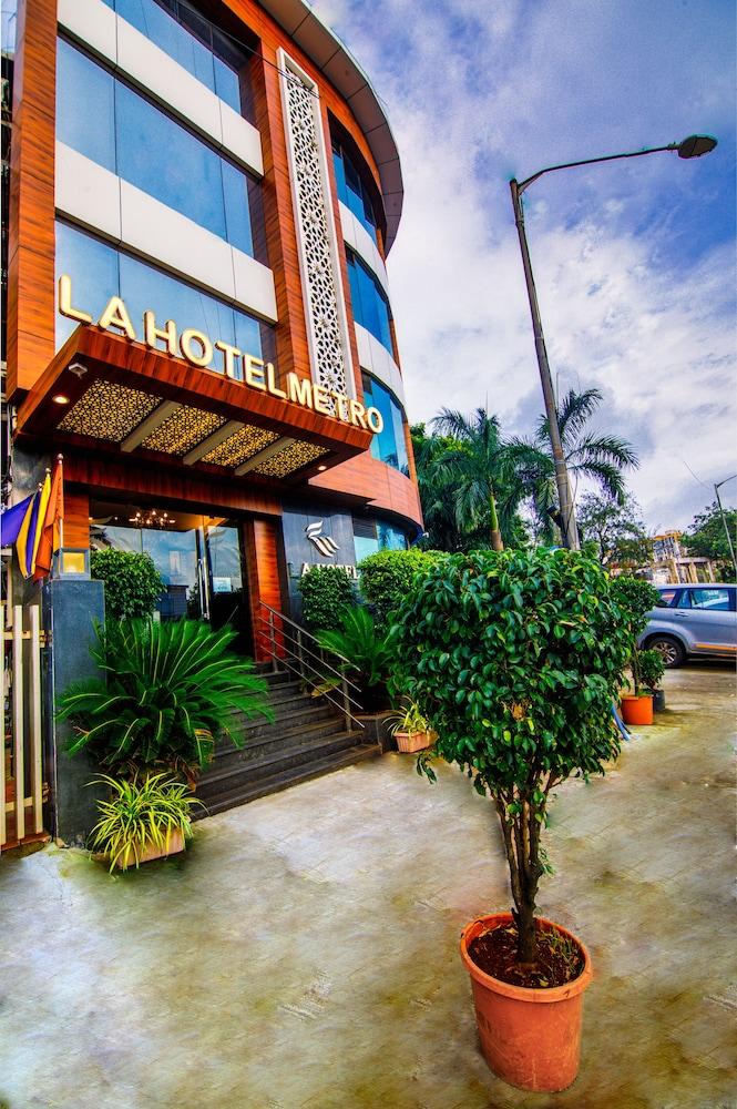 La Hotel Metro Near Bkc Mumbai Exterior photo