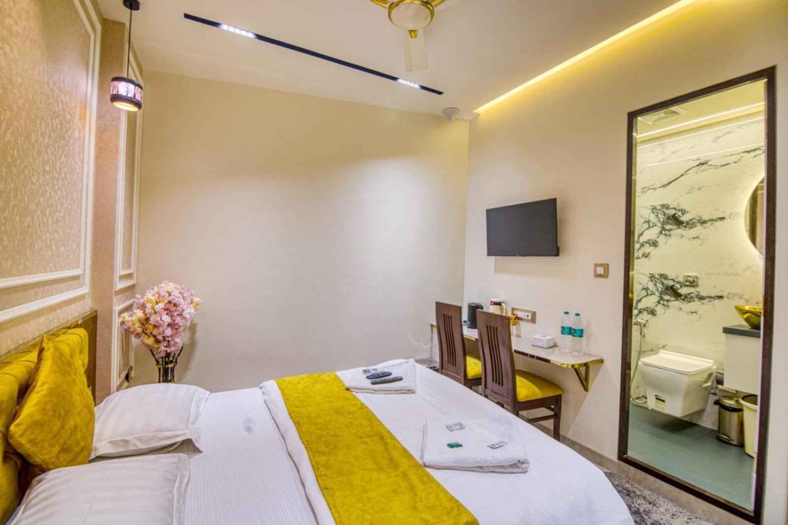 La Hotel Metro Near Bkc Mumbai Exterior photo