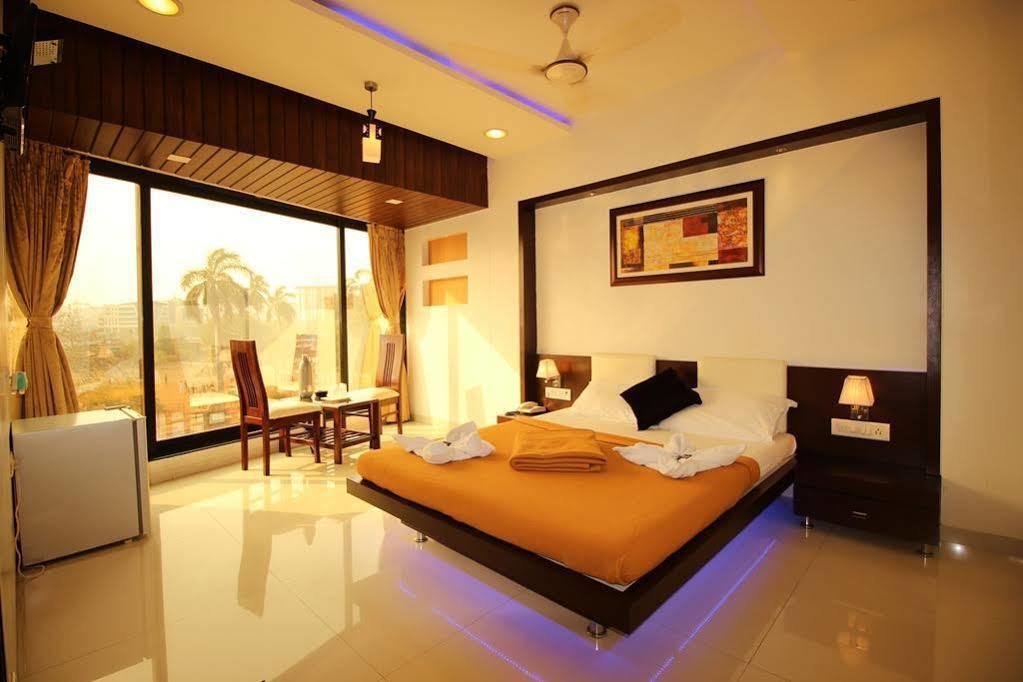 La Hotel Metro Near Bkc Mumbai Exterior photo